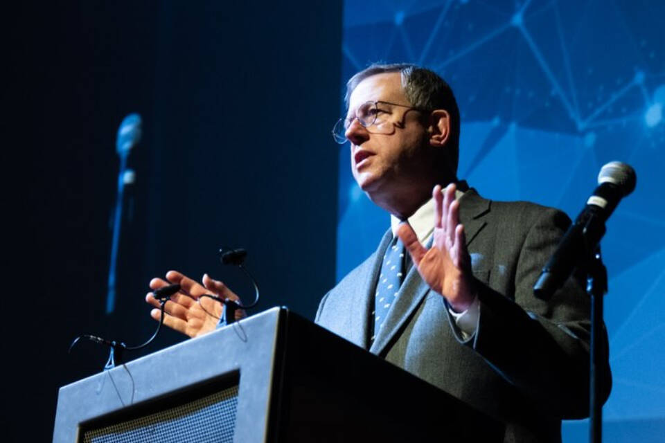 Expert warns at Arctic Summit that Canada is falling behind on northern security